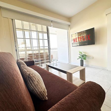 Serenity Sunrise Holiday Apt - Larnaca Exterior photo