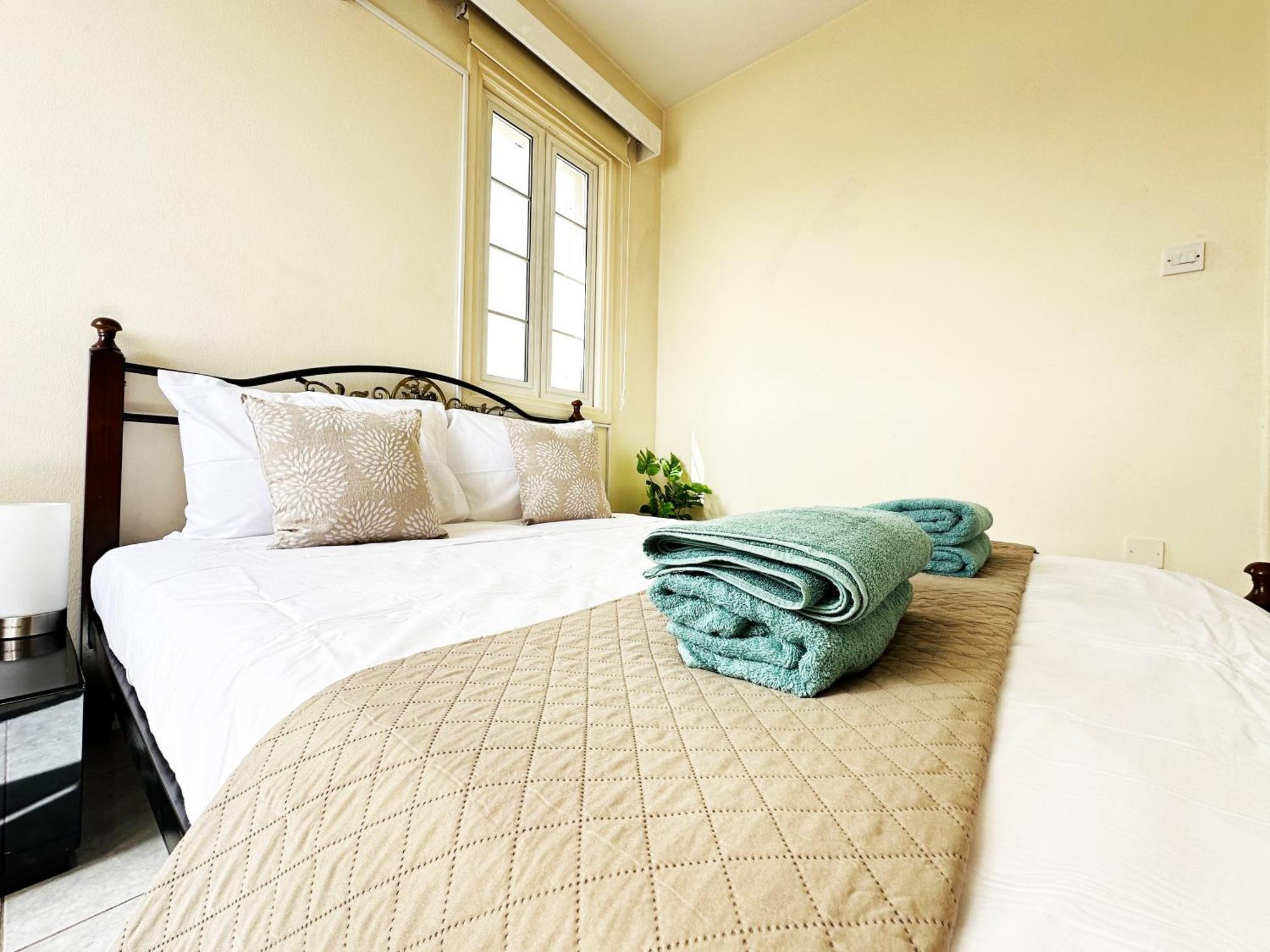 Serenity Sunrise Holiday Apt - Larnaca Exterior photo