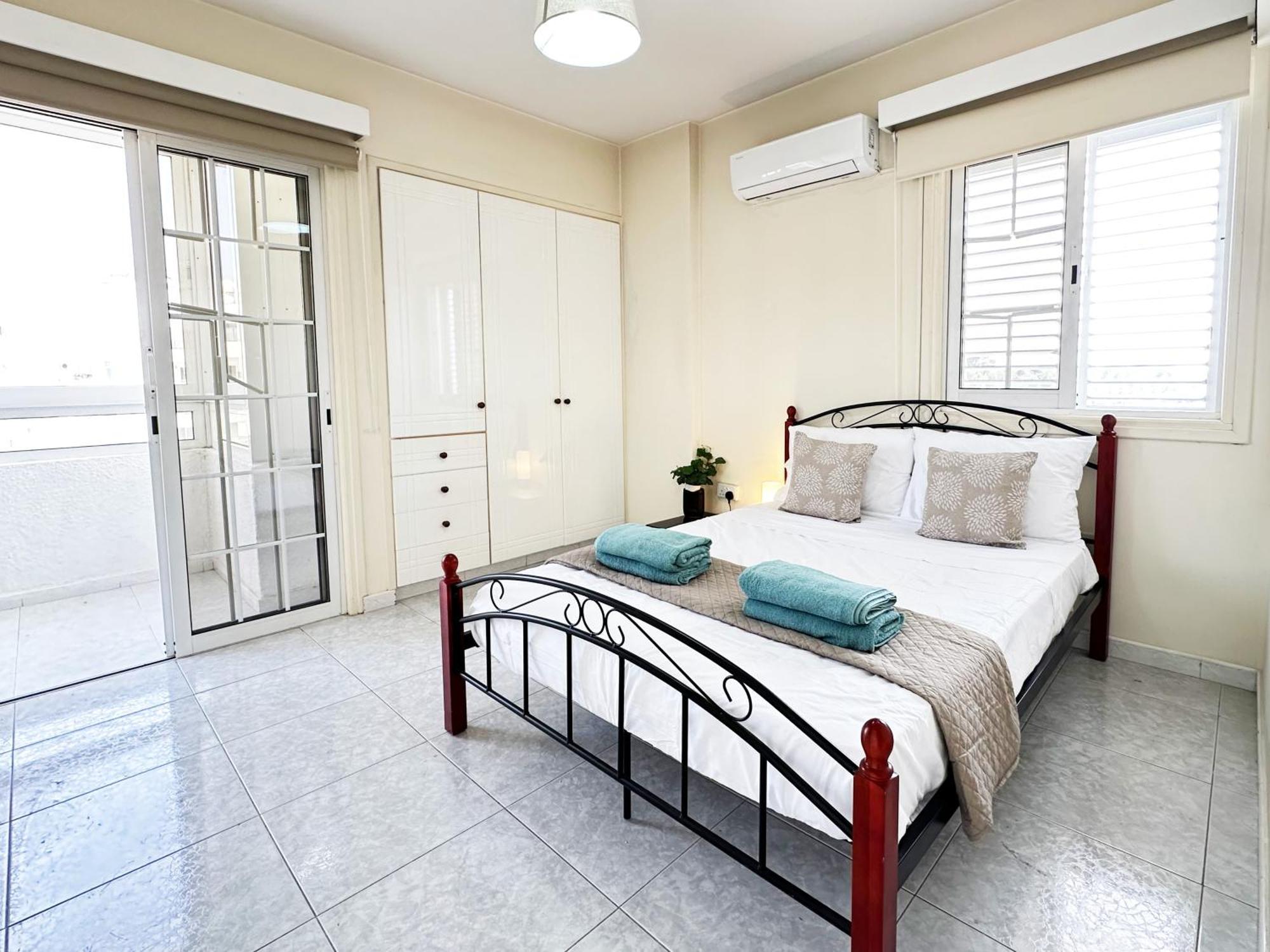 Serenity Sunrise Holiday Apt - Larnaca Exterior photo